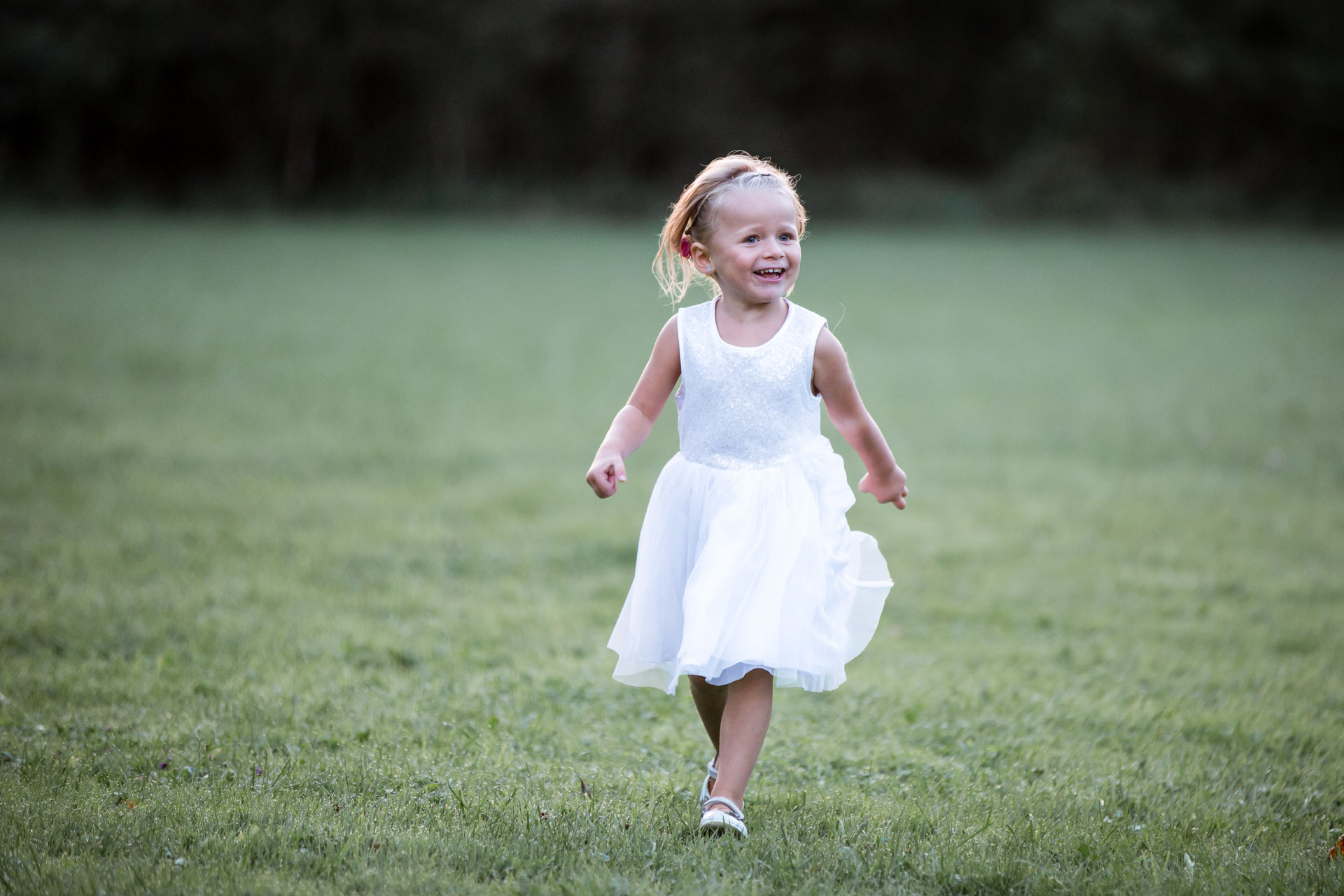 portrait de petite fille bucolique