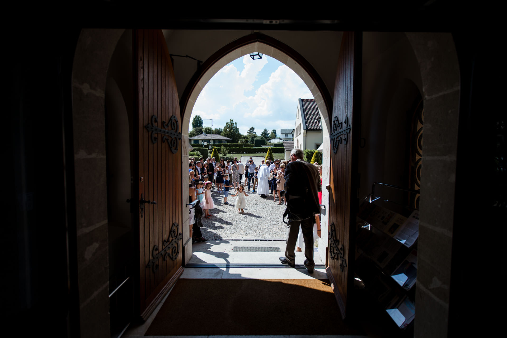 Mariage Coppet eglise Saint Robert sortie