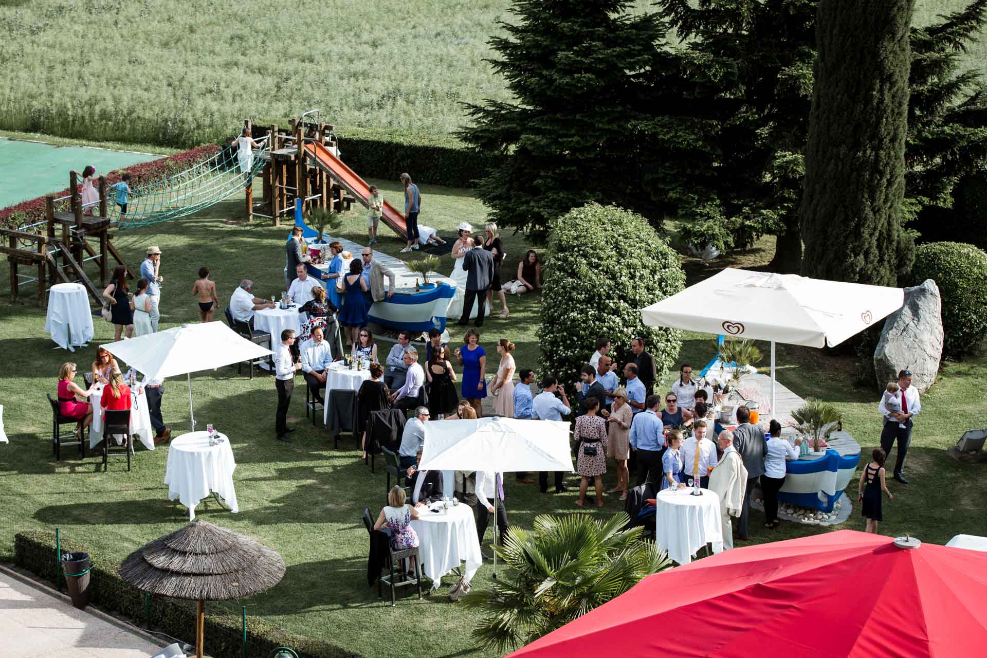 Mariage Helicoptere Chavannes Best Western Vue du jardin