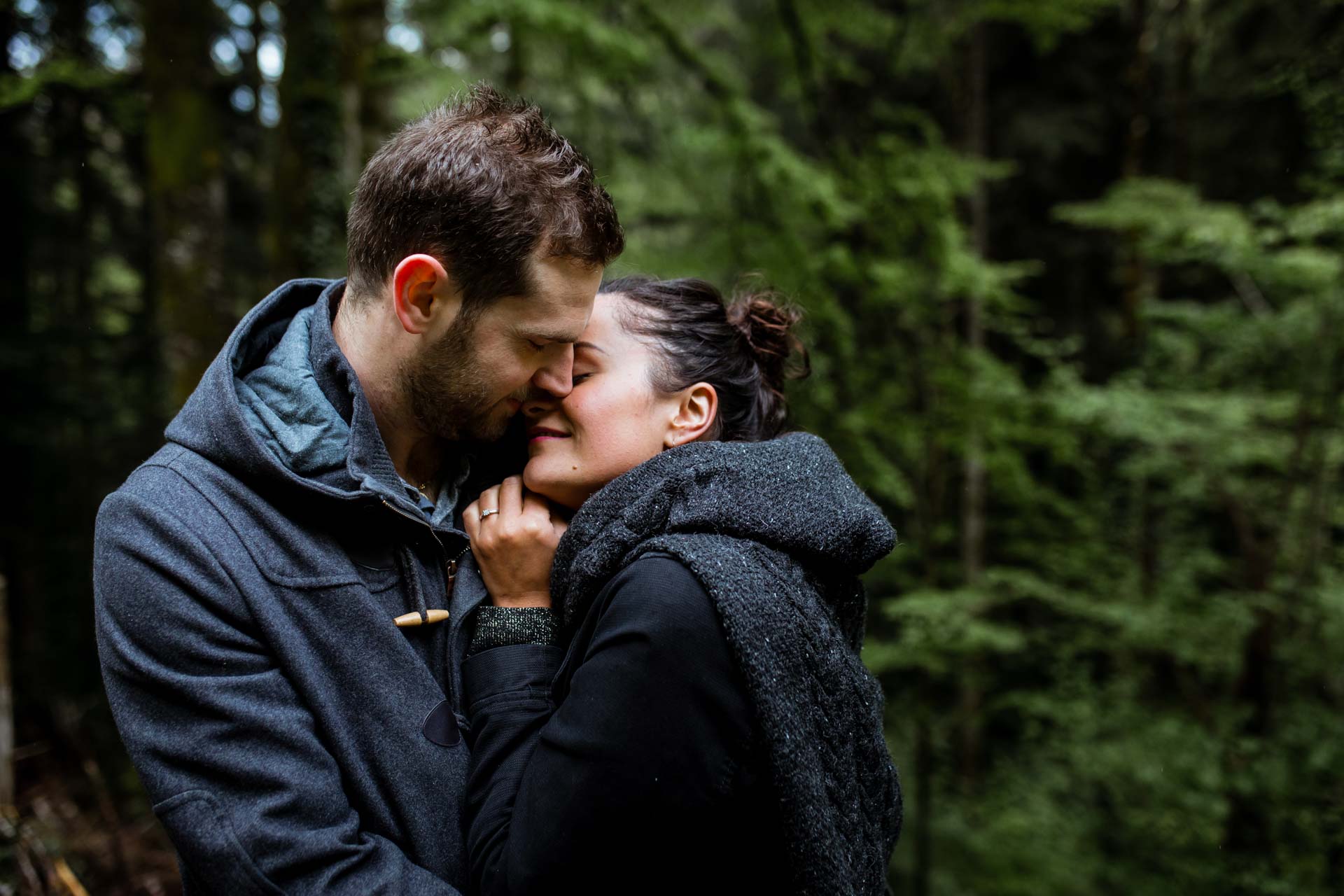 Lovers engagement session Pays de Gex