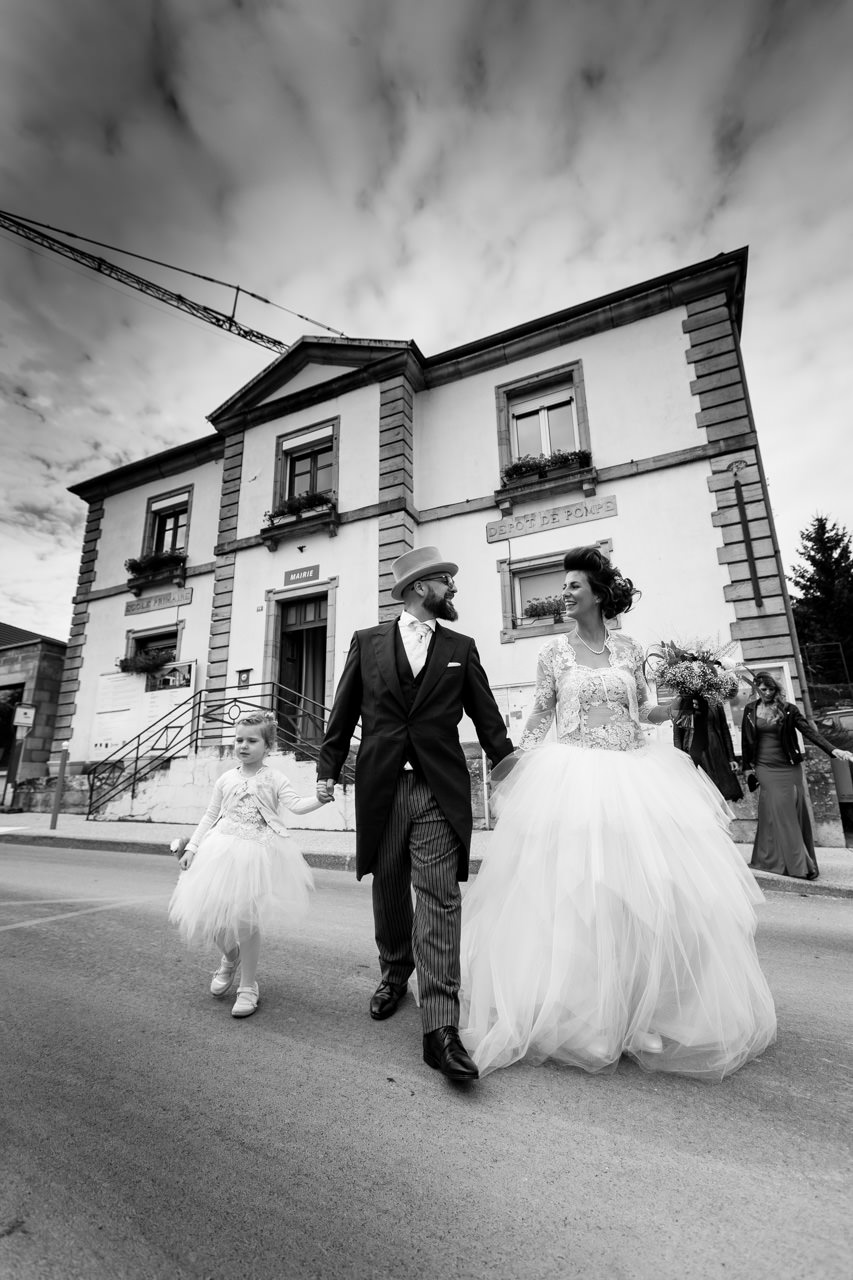 Photographe de Mariage Rock sortie de mairie