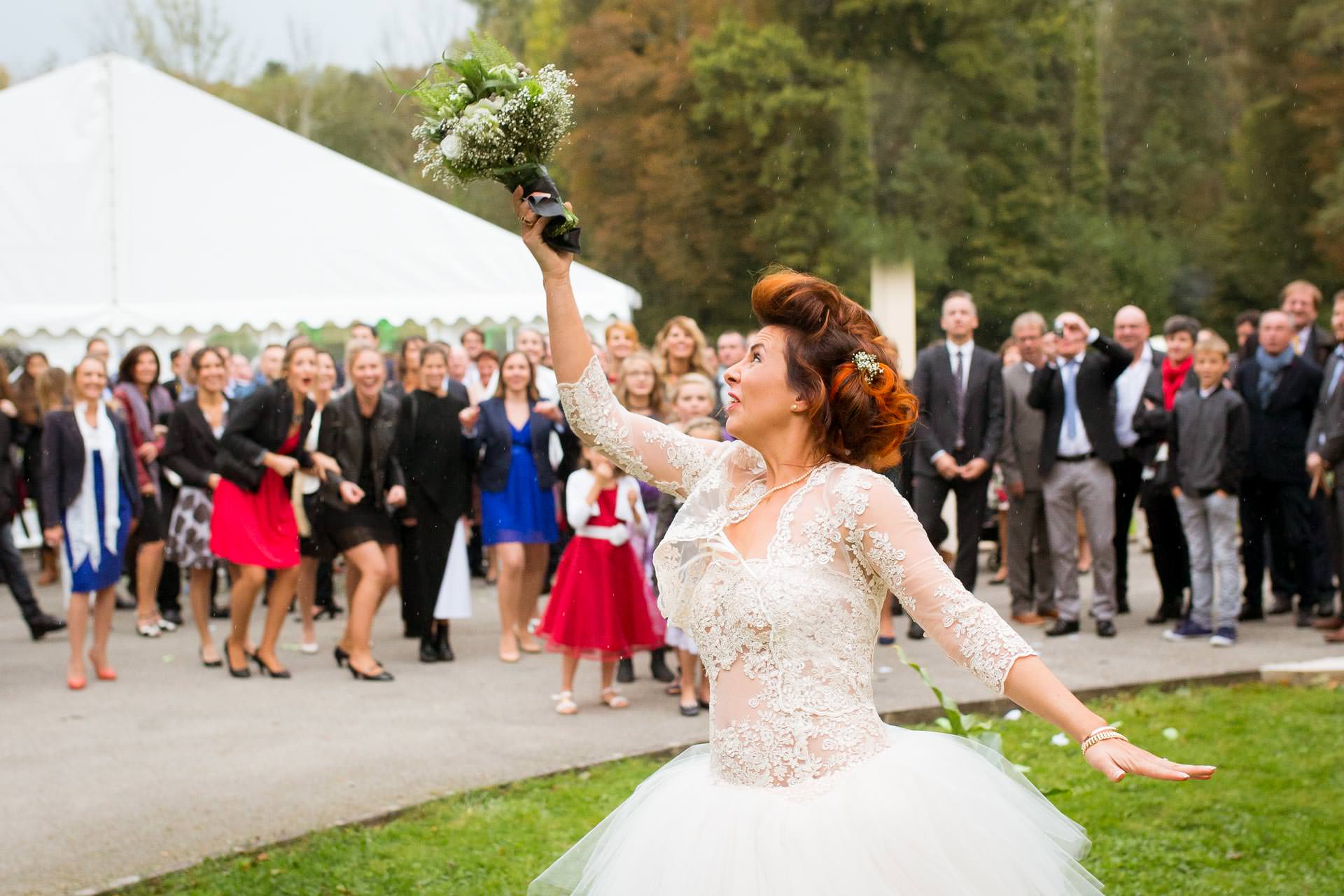 Photographe de Mariage Rock lancer de bouquet 1