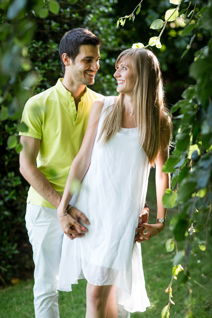 Seance engagement a Nyon backlight